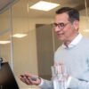 Dr. Christoph Heinen während eines Webinars